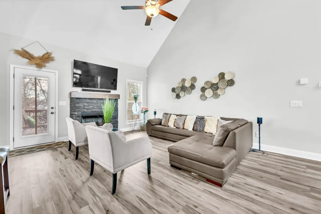 106 David Keith Lane Clarksville TN 37042