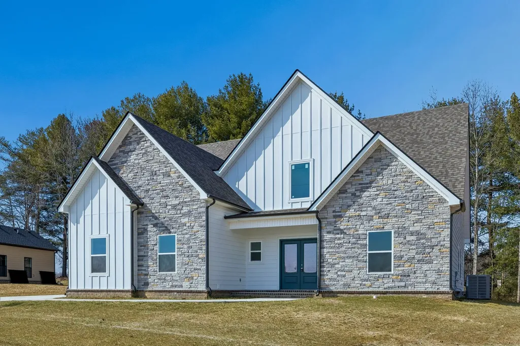 281 Estates Drive Smithville TN 37166