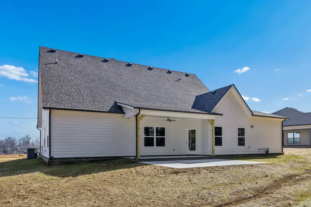 281 Estates Drive Smithville TN 37166