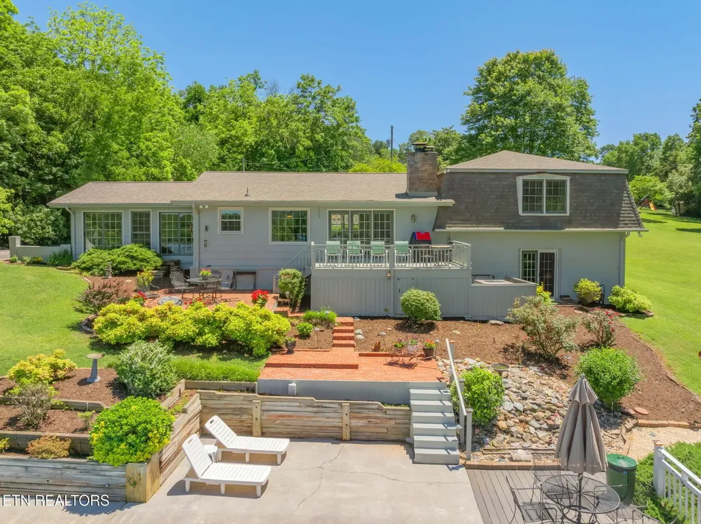 805 Butler Drive Loudon TN 37774