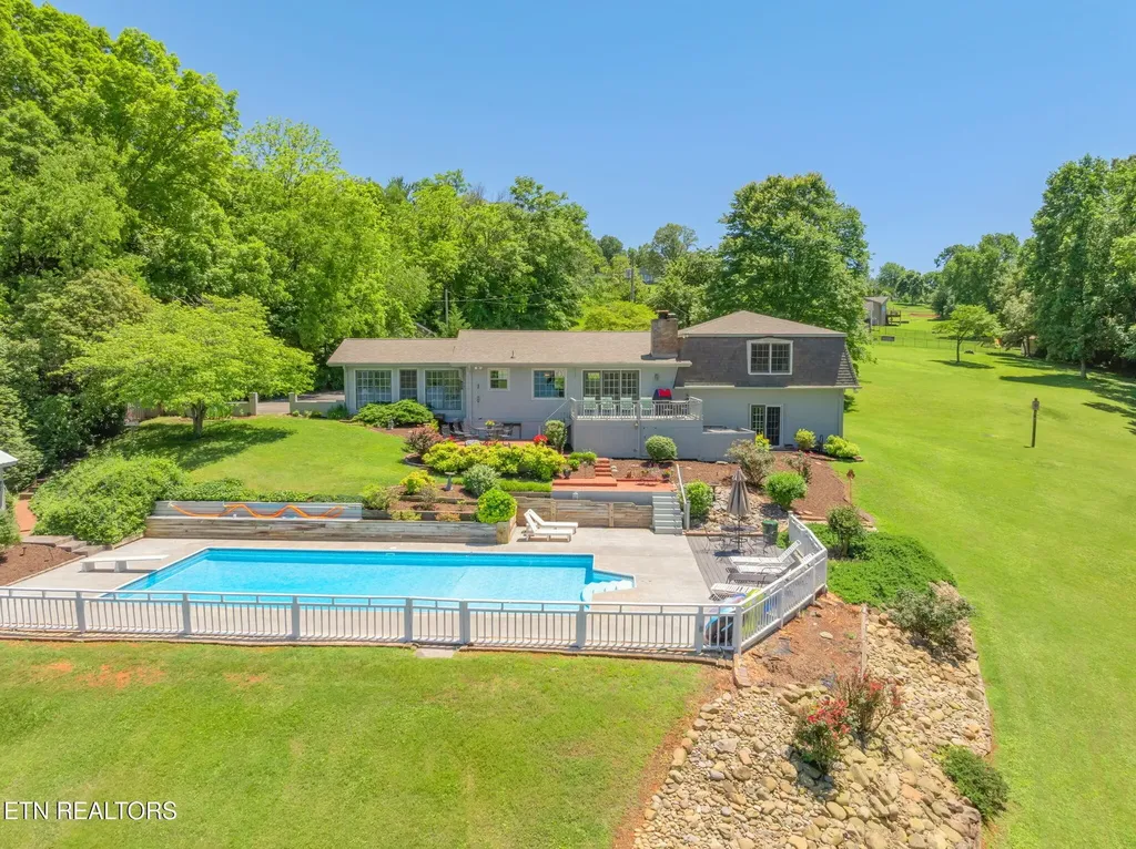 805 Butler Drive Loudon TN 37774