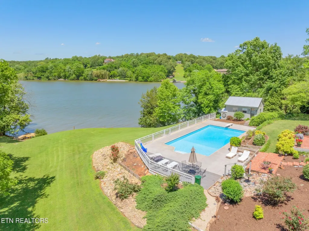 805 Butler Drive Loudon TN 37774