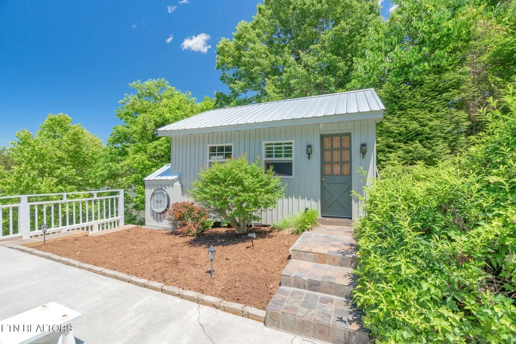 805 Butler Drive Loudon TN 37774