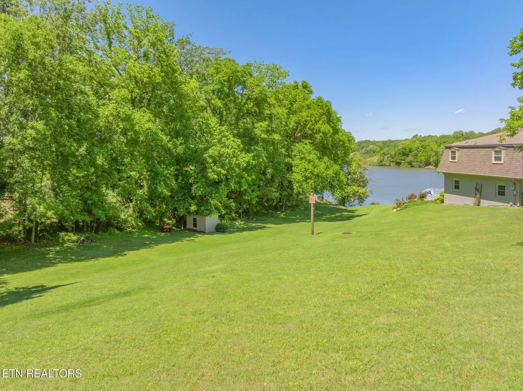 805 Butler Drive Loudon TN 37774