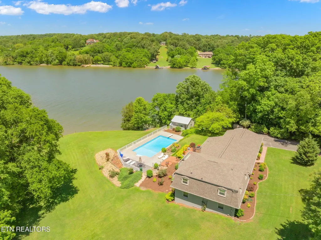 805 Butler Drive Loudon TN 37774