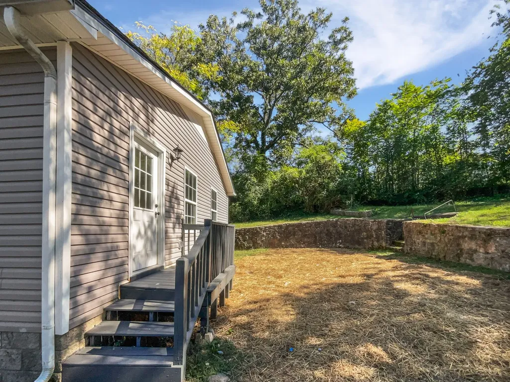 513 W 5th Street Columbia TN 38401