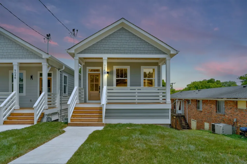 904 32nd Ave, N Nashville TN 37209