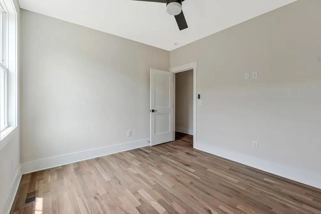 904 32nd Ave, N Nashville TN 37209