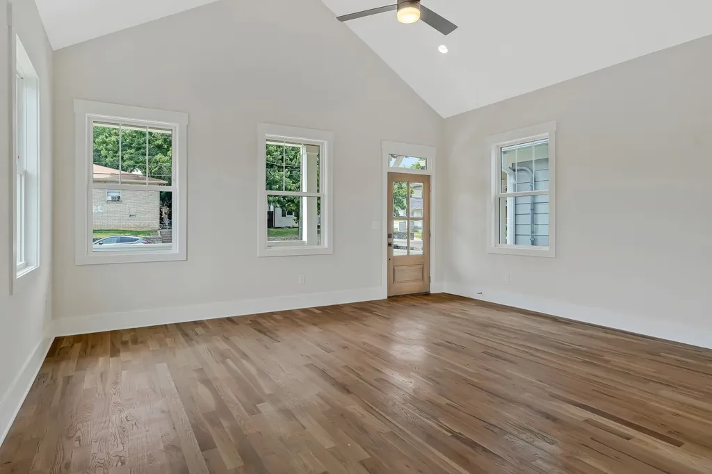 904 32nd Ave, N Nashville TN 37209