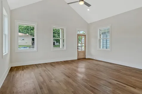 904 32nd Ave, N Nashville TN 37209