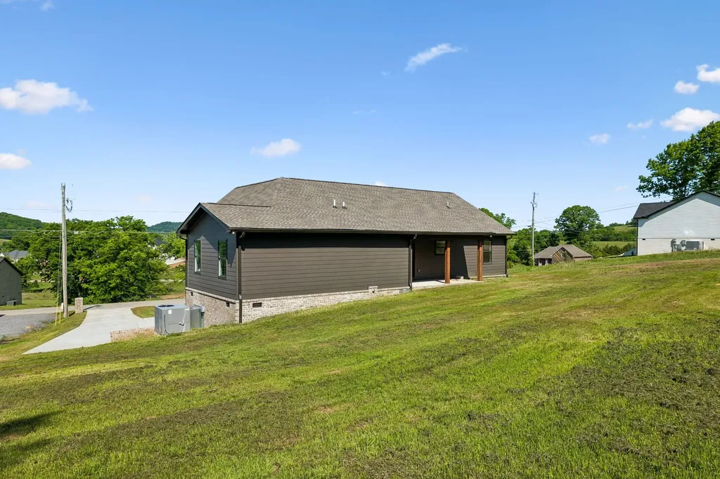 475 Bridle Path Hartsville TN 37074