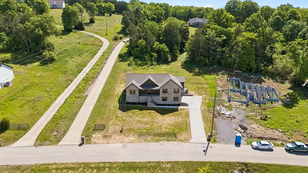 475 Bridle Path Hartsville TN 37074
