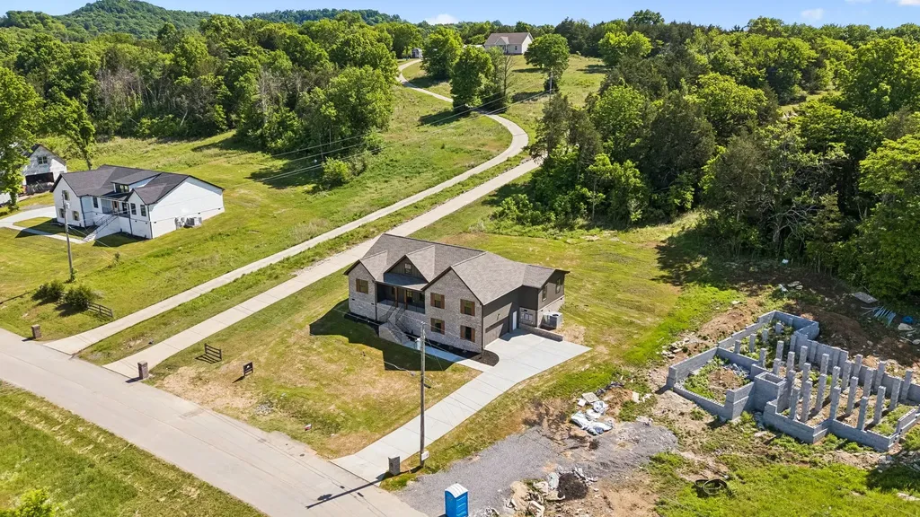 475 Bridle Path Hartsville TN 37074