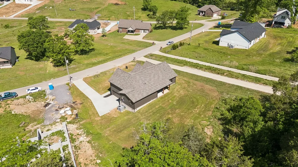 475 Bridle Path Hartsville TN 37074