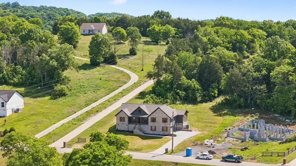 475 Bridle Path Hartsville TN 37074
