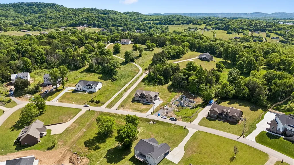 475 Bridle Path Hartsville TN 37074