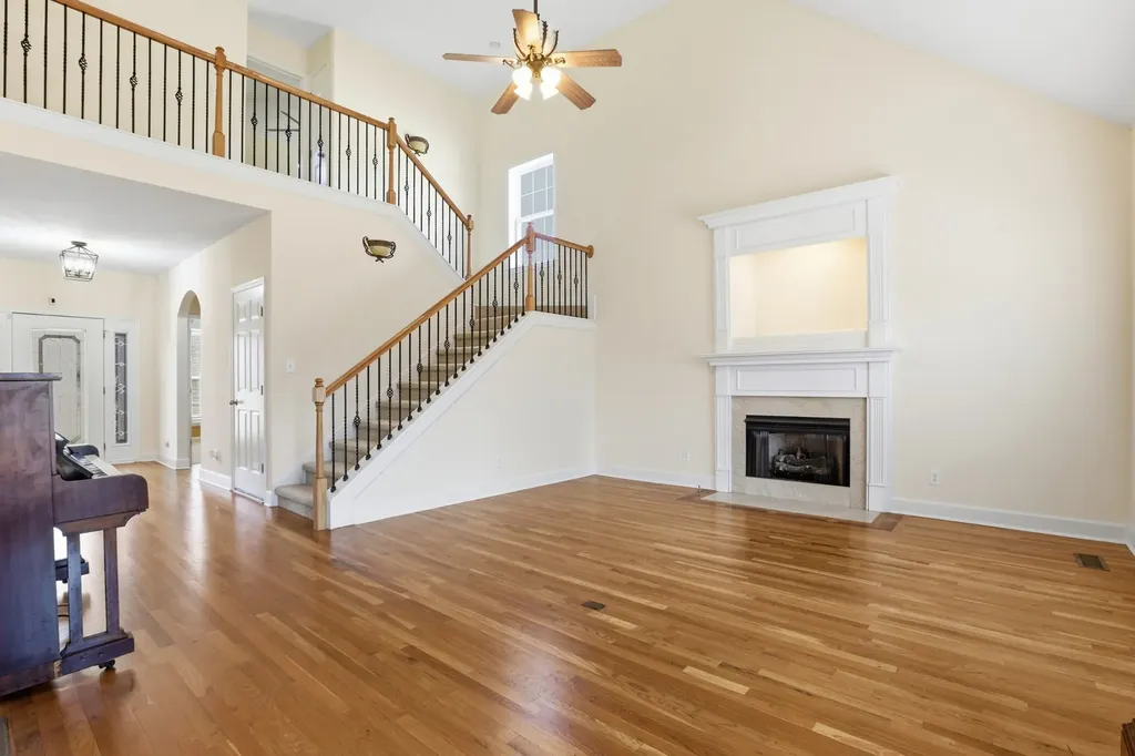 2062 N Amber Drive Spring Hill TN 37174