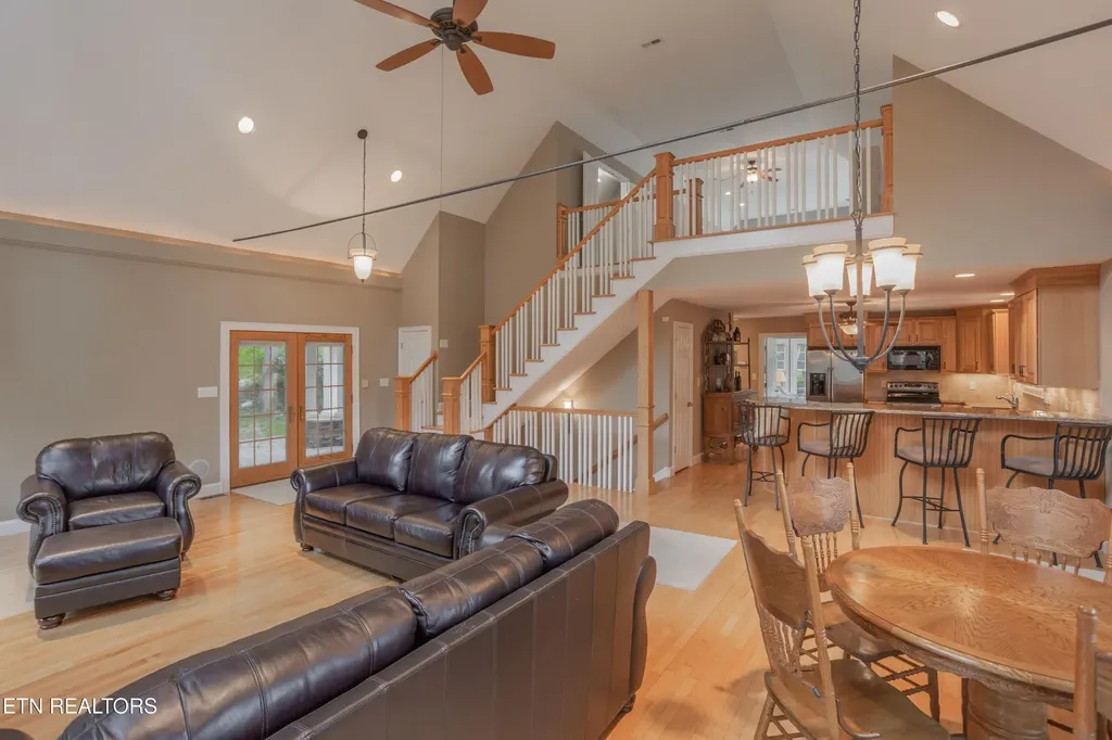 4193 Parris Drive Lenoir City TN 37772