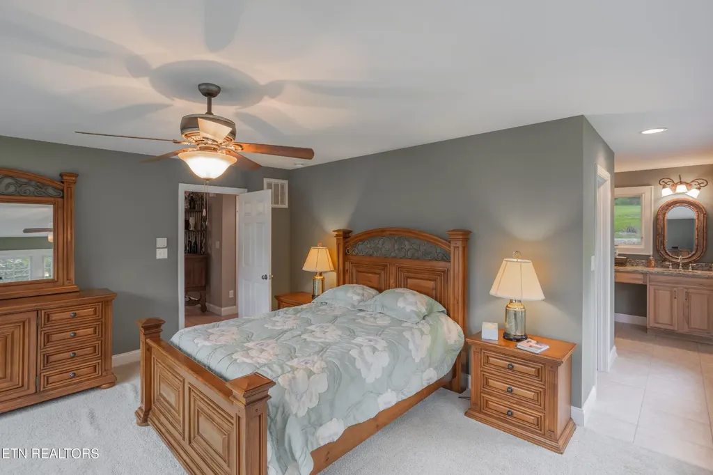 4193 Parris Drive Lenoir City TN 37772