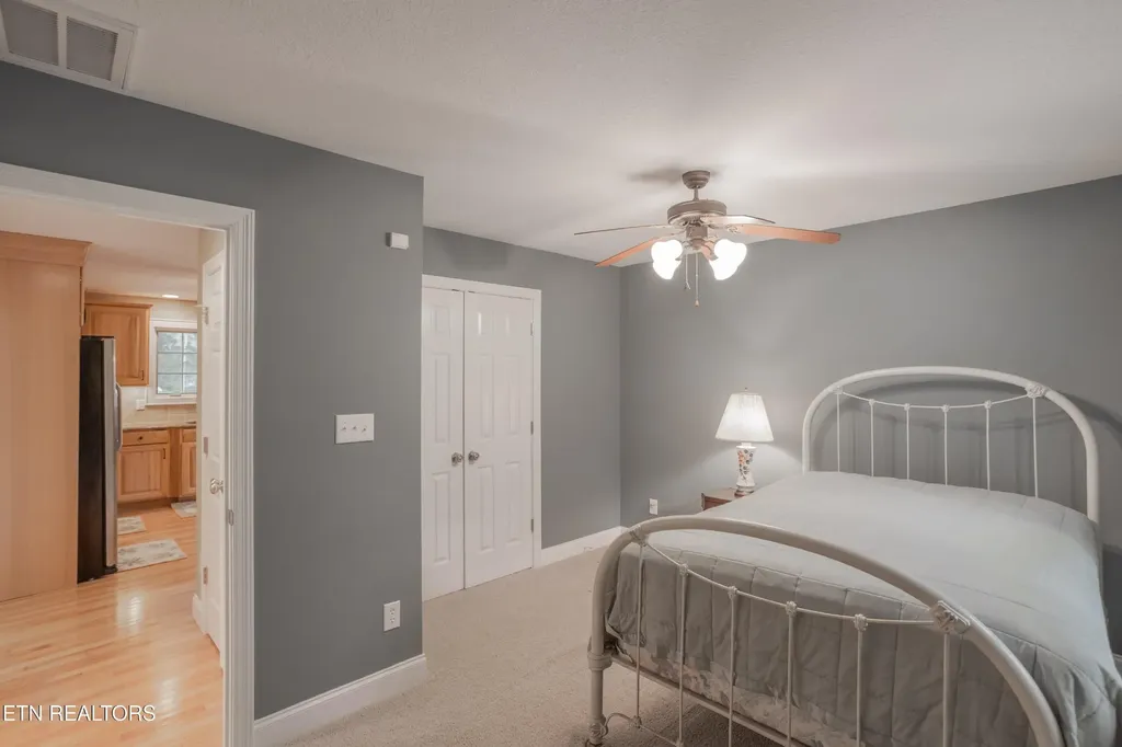 4193 Parris Drive Lenoir City TN 37772