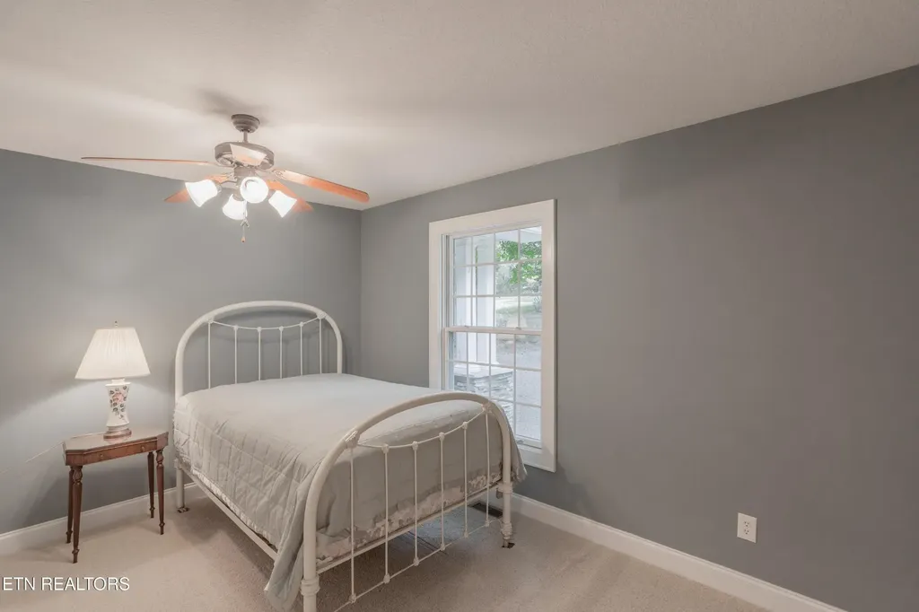 4193 Parris Drive Lenoir City TN 37772
