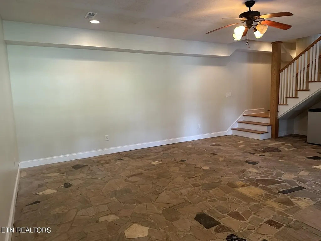 4193 Parris Drive Lenoir City TN 37772