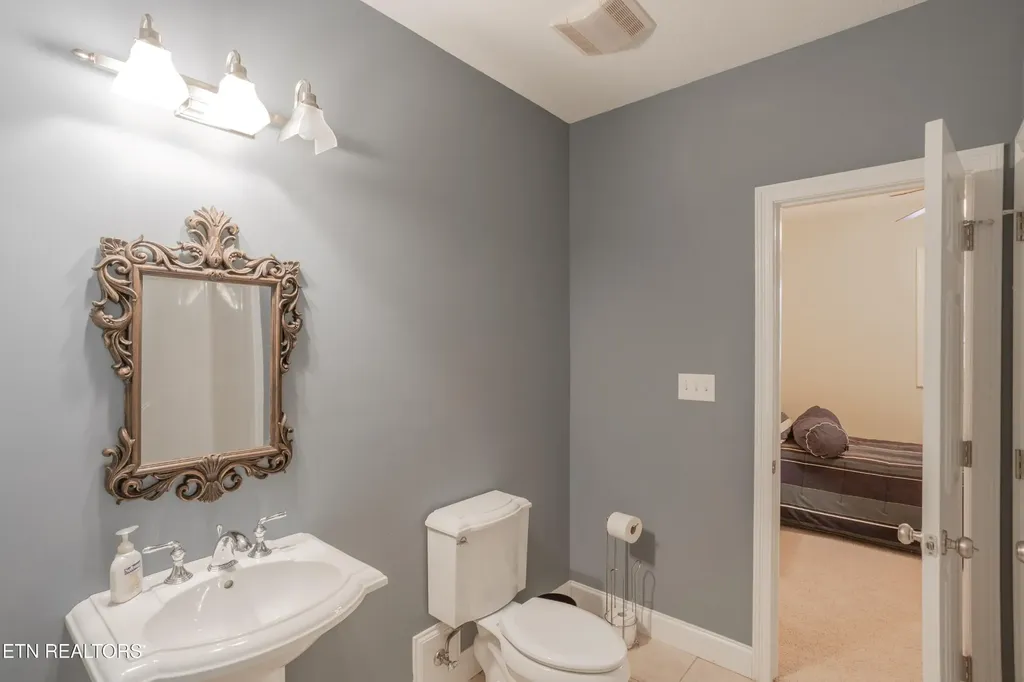 4193 Parris Drive Lenoir City TN 37772