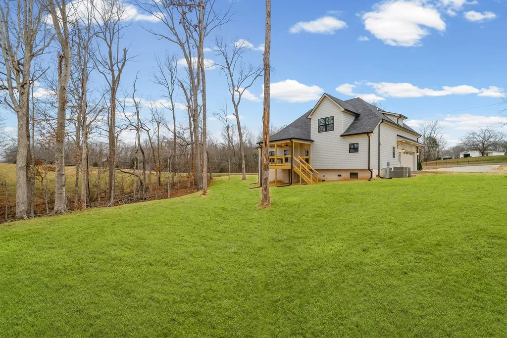 1800 Gholson Road Clarksville TN 37043