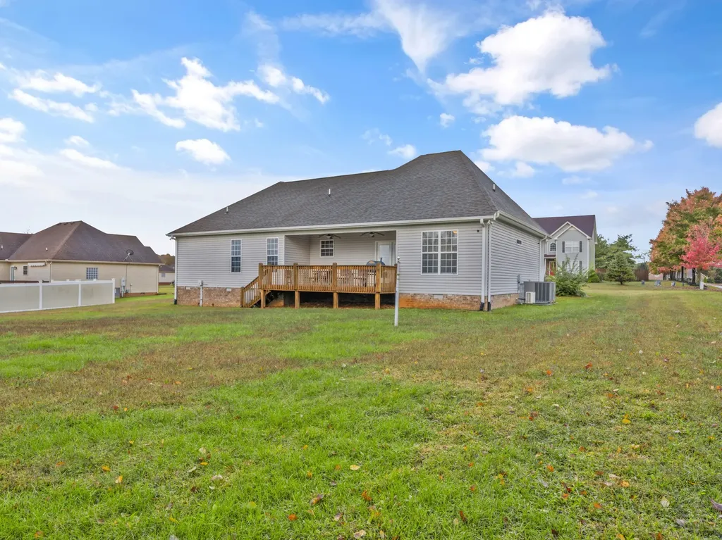 1440 Leaf Lane Ashland City TN 37015