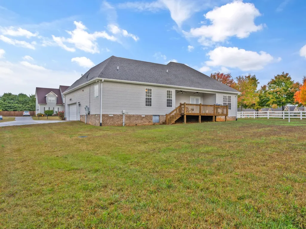 1440 Leaf Lane Ashland City TN 37015