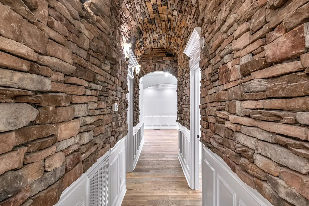 1513 Highland Avenue Columbia TN 38401