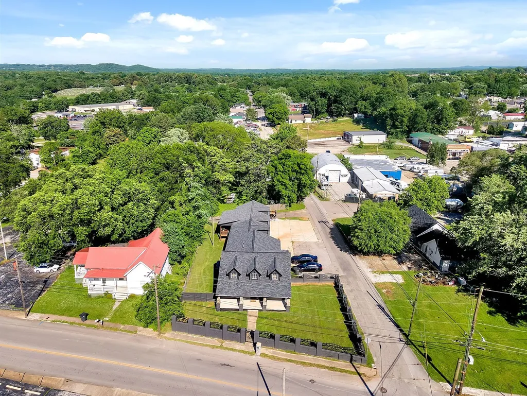 1513 Highland Avenue Columbia TN 38401