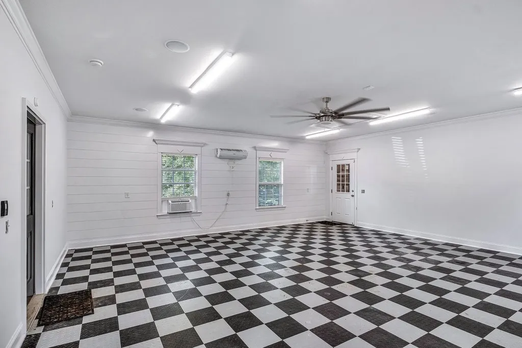 1513 Highland Avenue Columbia TN 38401