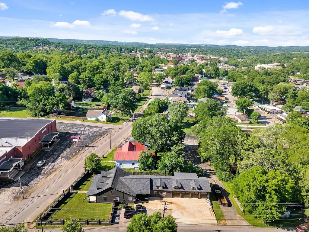 1513 Highland Avenue Columbia TN 38401