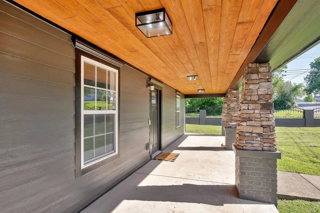 1513 Highland Avenue Columbia TN 38401