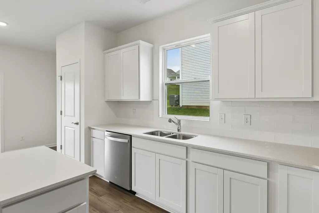 3281 Barrel Oak Pass Columbia TN 38401