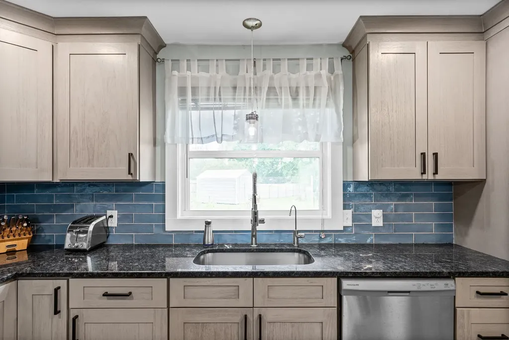 1931 Blue Bird Drive Pleasant View TN 37146