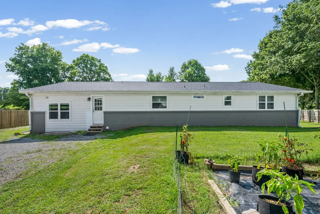 1931 Blue Bird Drive Pleasant View TN 37146