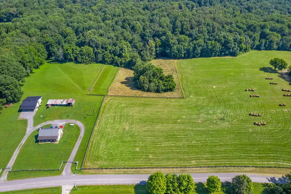 2 Jim Read Road Ashland City TN 37015