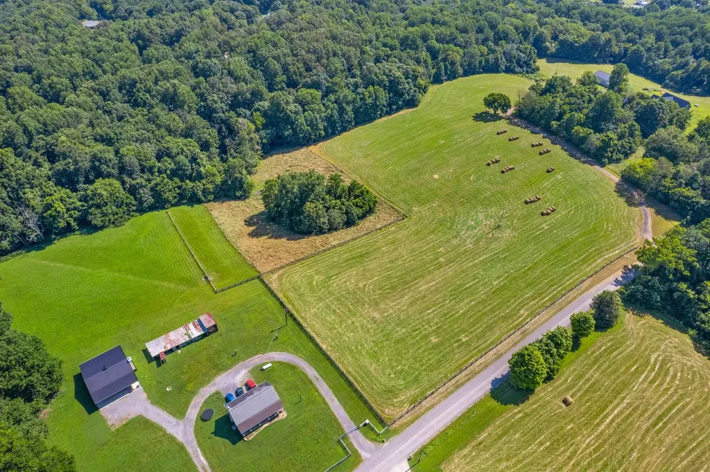 2 Jim Read Road Ashland City TN 37015