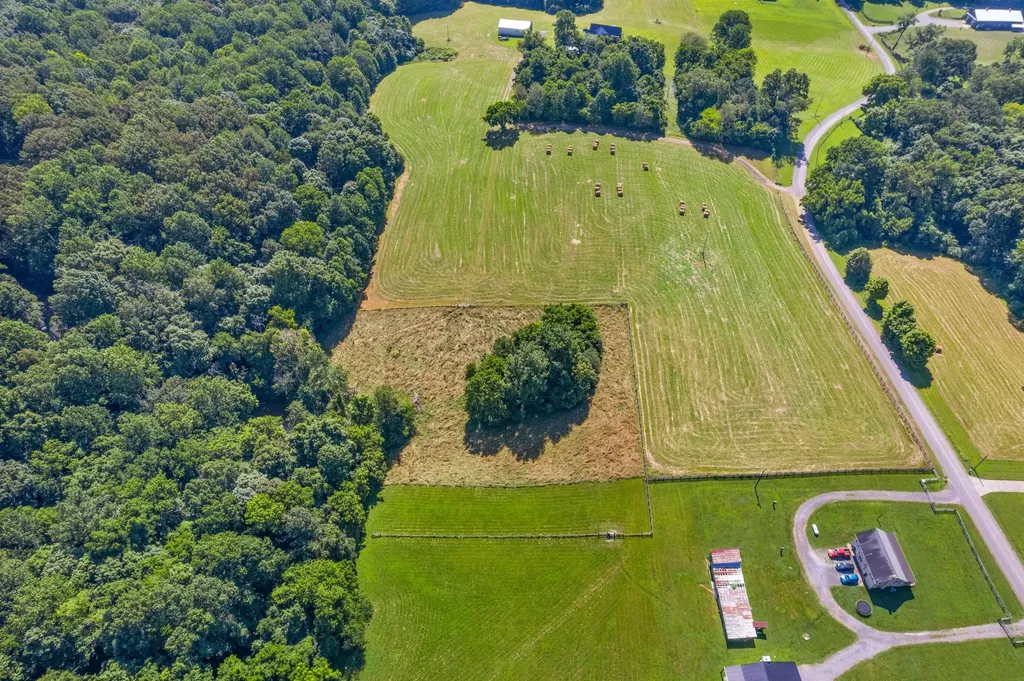 2 Jim Read Road Ashland City TN 37015