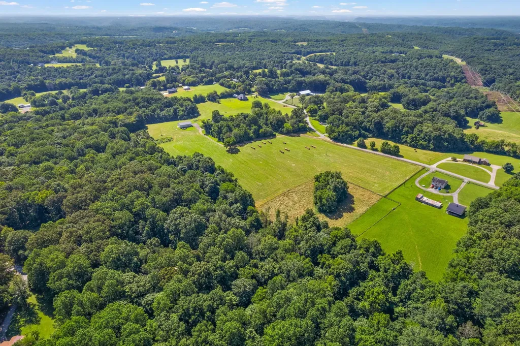 2 Jim Read Road Ashland City TN 37015