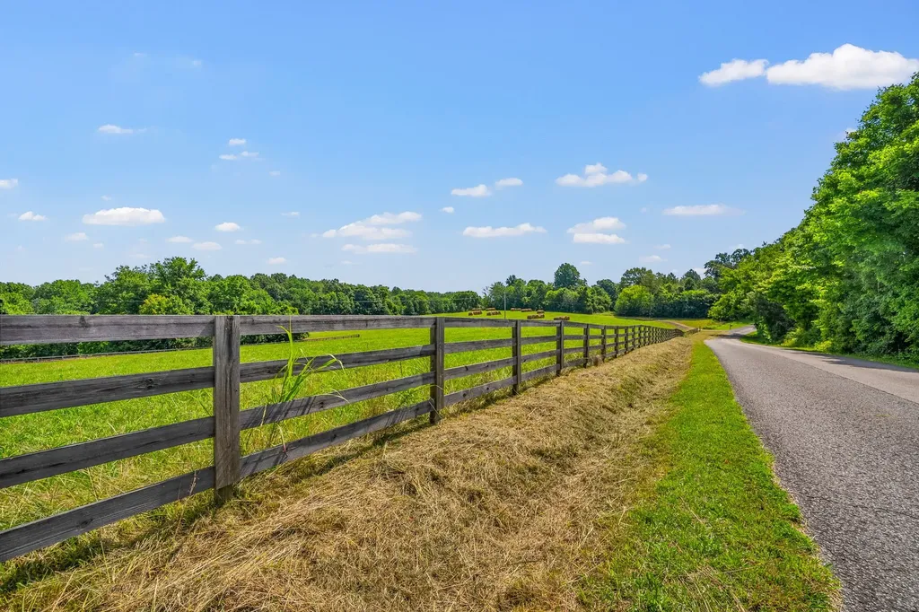 2 Jim Read Road Ashland City TN 37015
