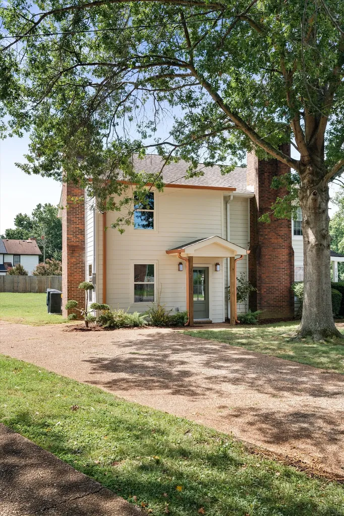 2437 Robbie Court Nashville TN 37214