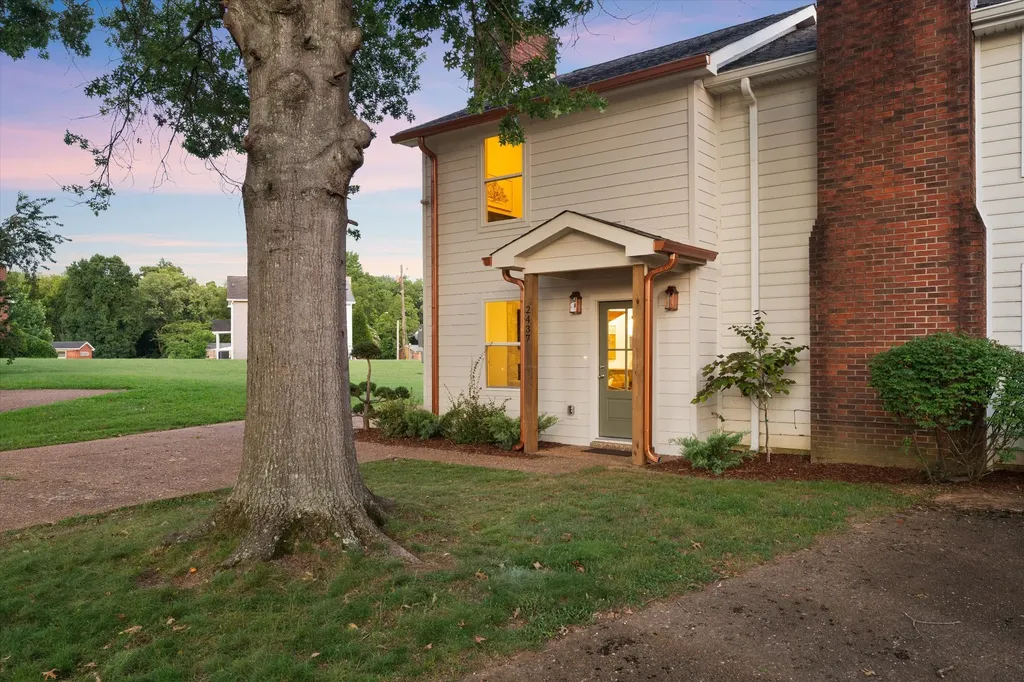 2437 Robbie Court Nashville TN 37214