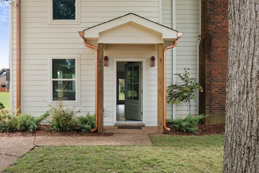2437 Robbie Court Nashville TN 37214