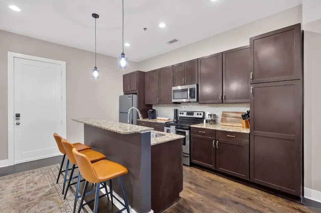 210 30th Ave, N Nashville TN 37203