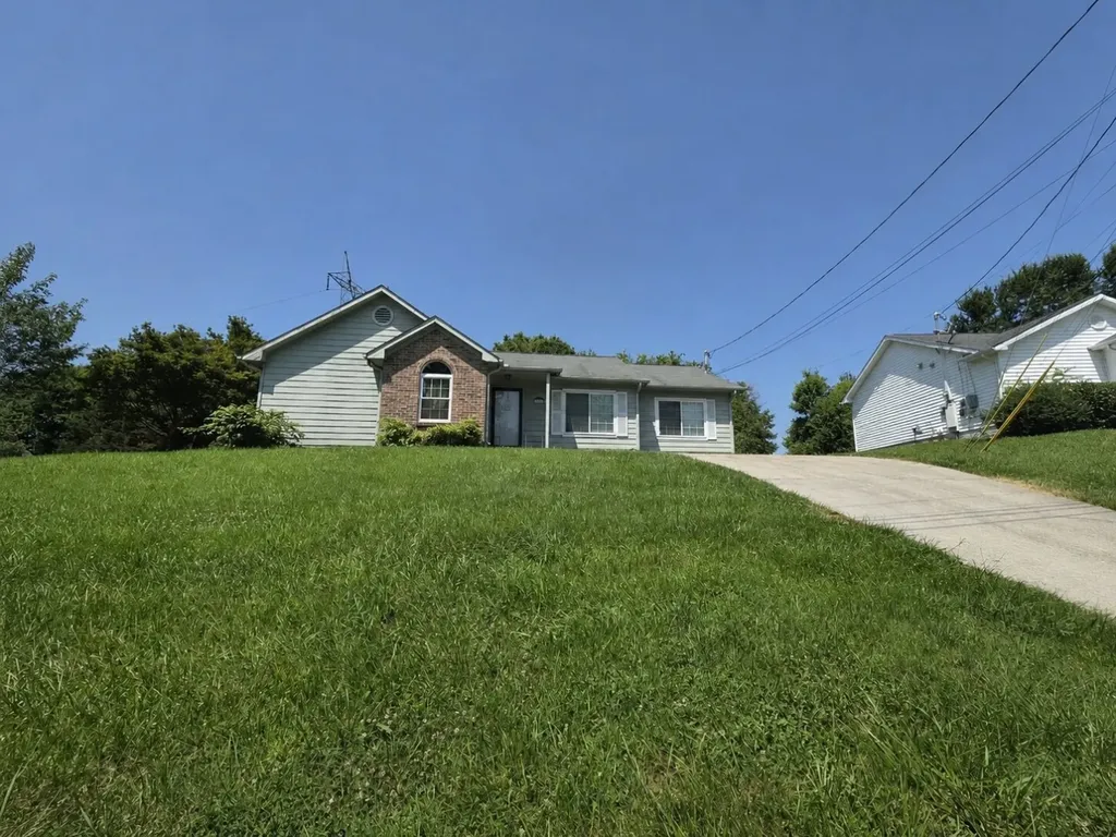 2001 Hyde Park Lane Knoxville TN 37921