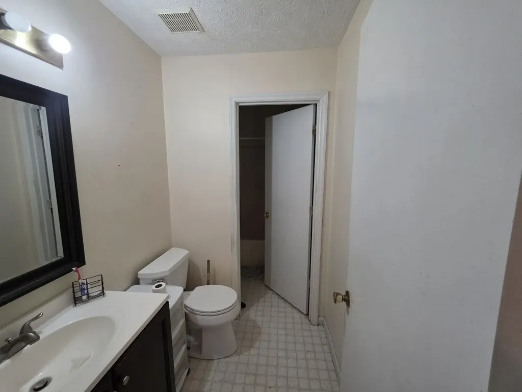 2001 Hyde Park Lane Knoxville TN 37921