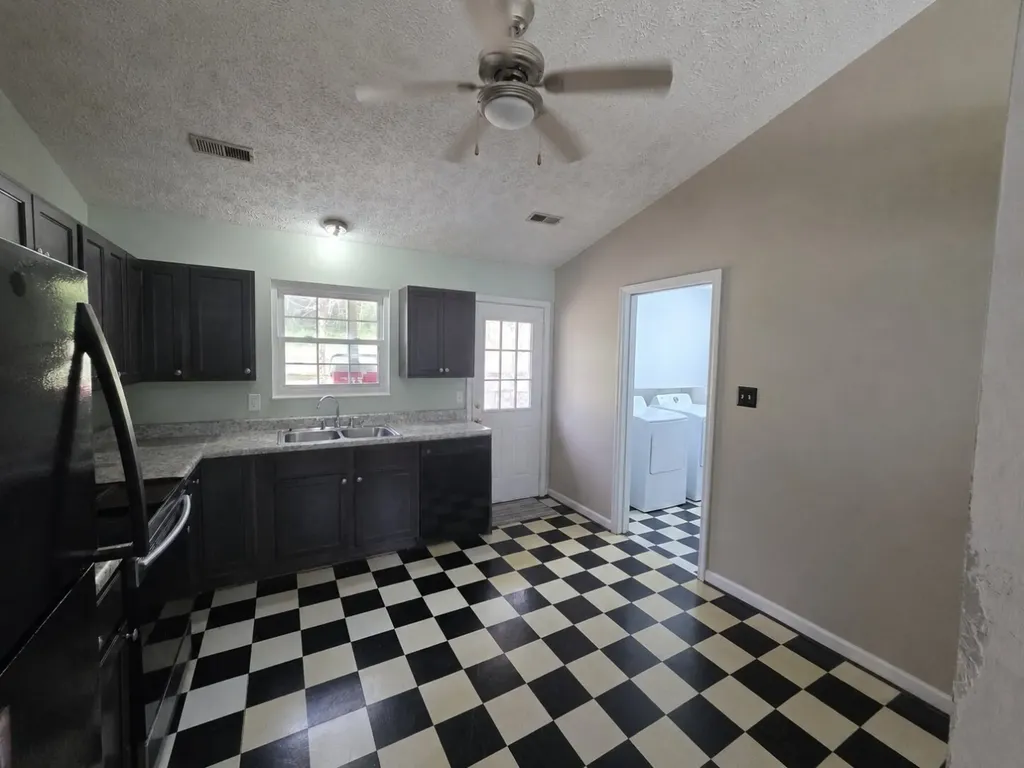 2001 Hyde Park Lane Knoxville TN 37921